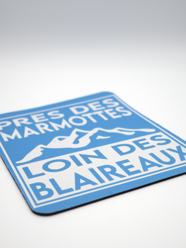 Tapis de souris de savoie bleu : près des marmottes loin des blaireaux
