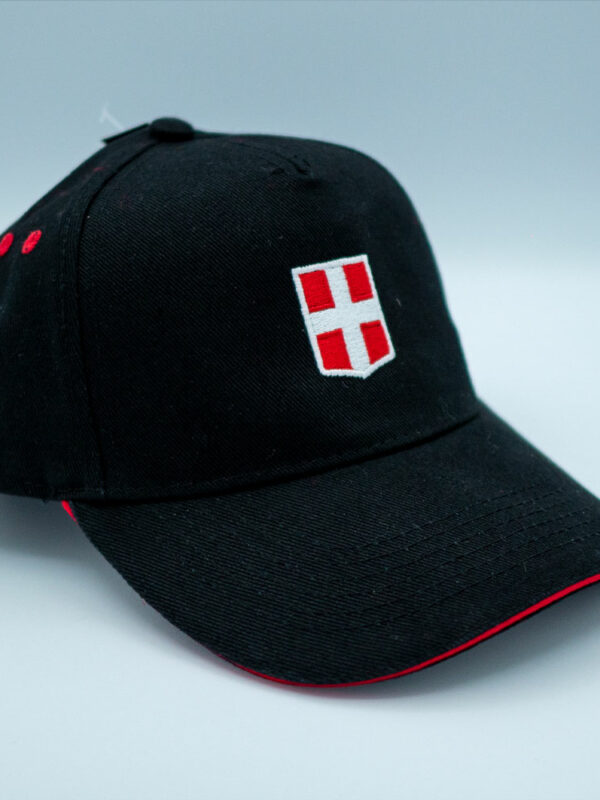 casquette-noire-liseré-rouge-savoie-ou-rien---accessoire-pour-savoyards-et-hauts-savoyards