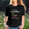 t-shirt-femme-qui-boit-la-gnole-casse-la-bagnole-savoie-ou-rien---accessoire-pour-savoyards-et-hauts-savoyards